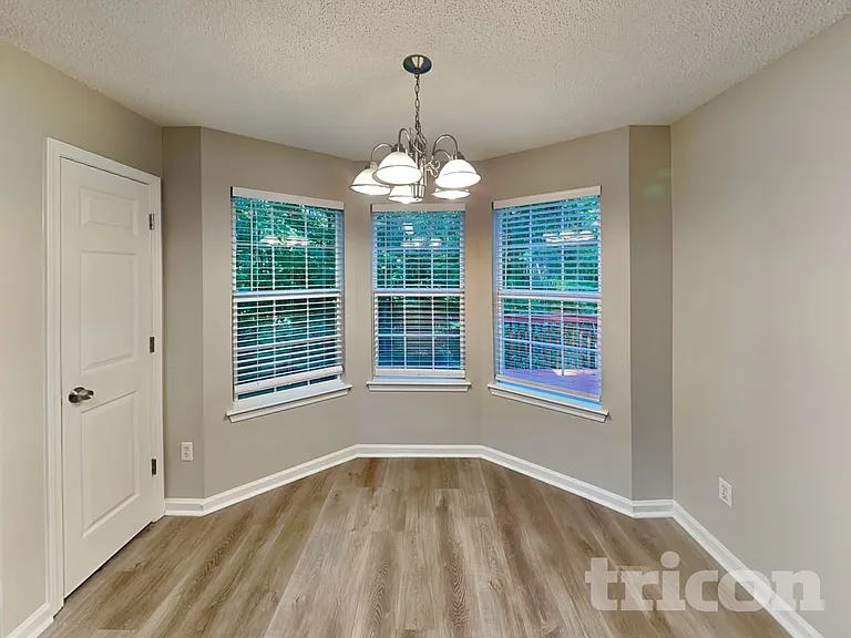4430 Reserve Hill Xing — Photo 5