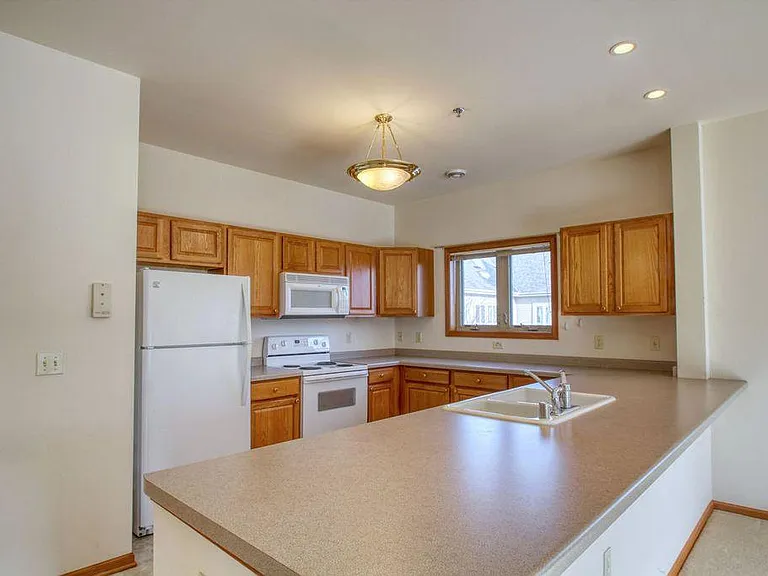 1420 Gabriel Dr #4 — Photo 7