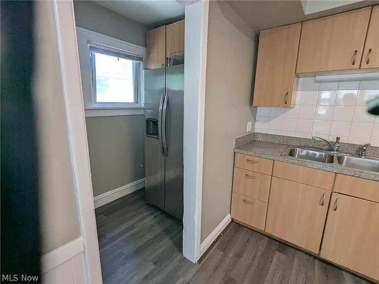 2965 E Derbyshire Rd — Photo 9