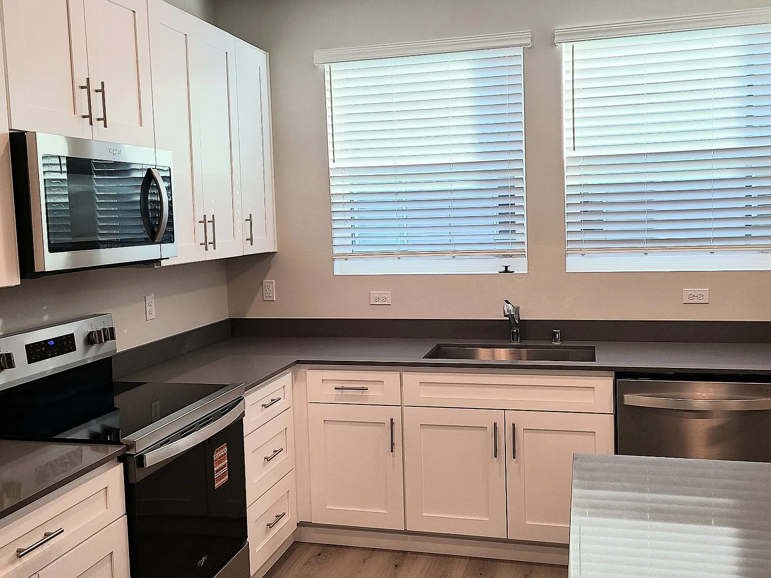 3 bed, 1456 sqft, $2,950 — Photo 4