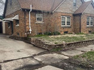 2525 16th St, Moline, IL 61265