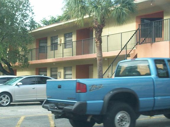 2nd image of 4086 Lakeside Dr