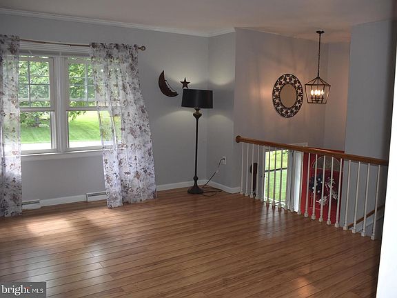 5th image of 8111 Overlook Ct