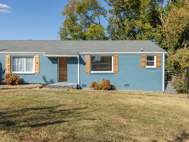 2418 Maplecrest Dr #A — Photo 1