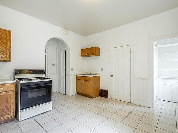5th image of 2358 N Holton St #1