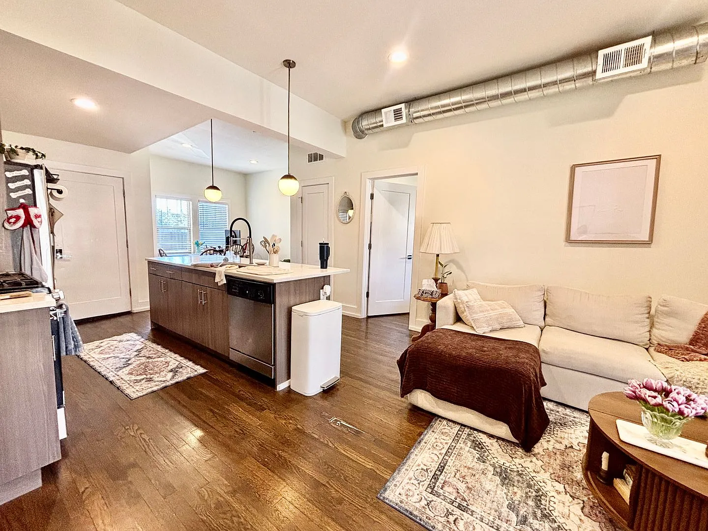 Roanoke Apartments — Photo 1
