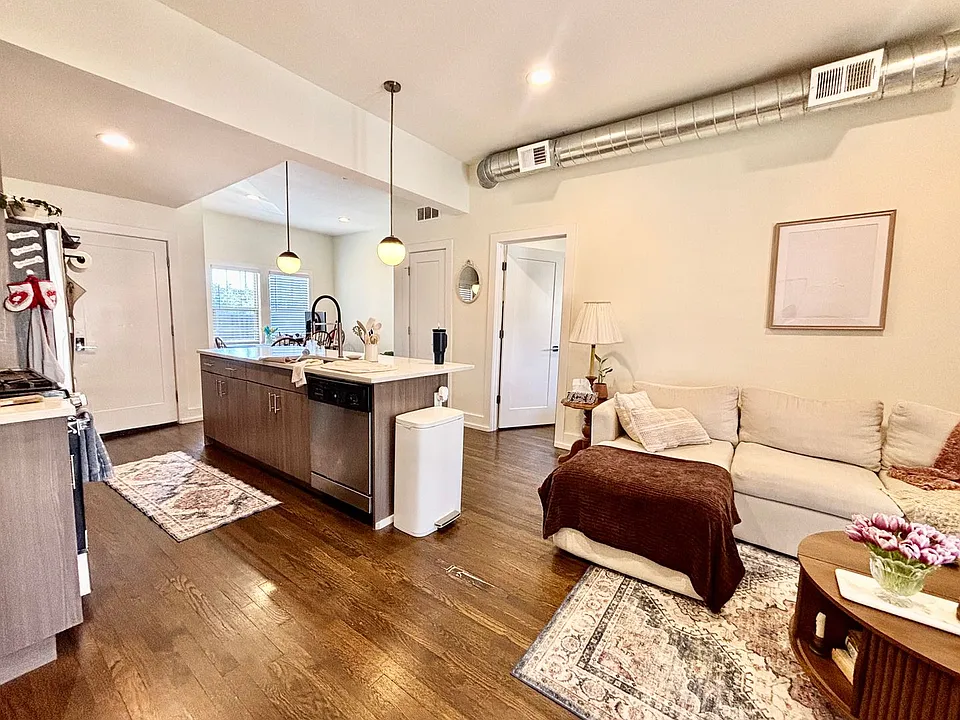 Roanoke Apartments