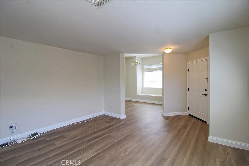 3 bed, 1772 sqft, $3,100 — Photo 4