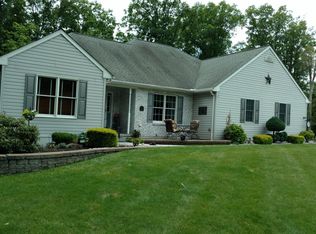 88 Sand Springs Dr, Drums, PA 18222