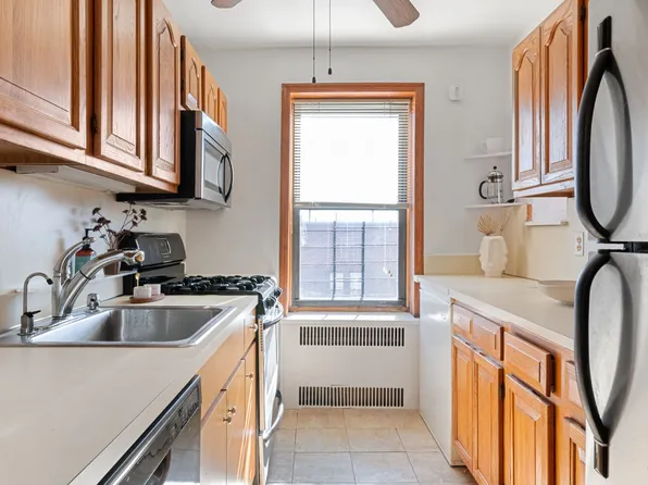 25-40 31st Avenue image 10 of 24