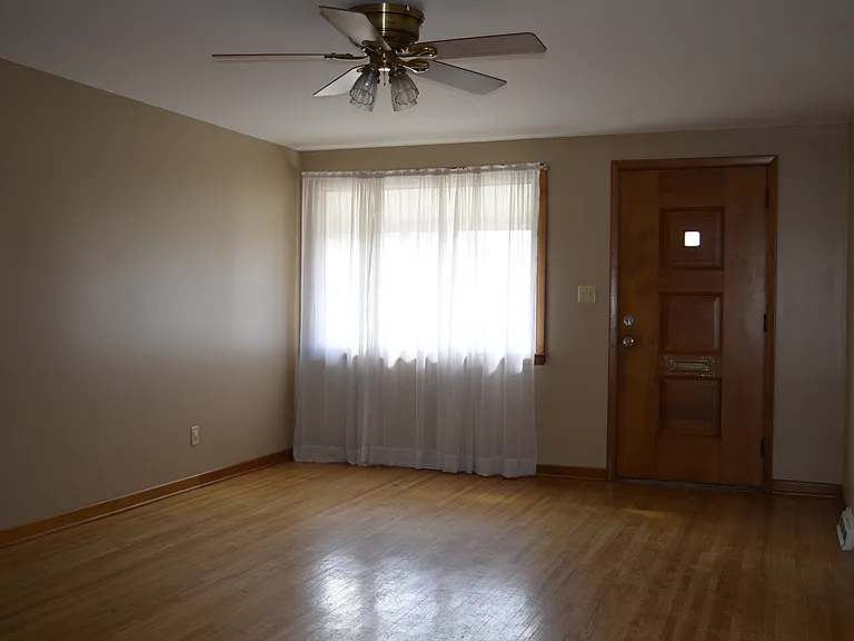 147 Edgewood Ave — Photo 5
