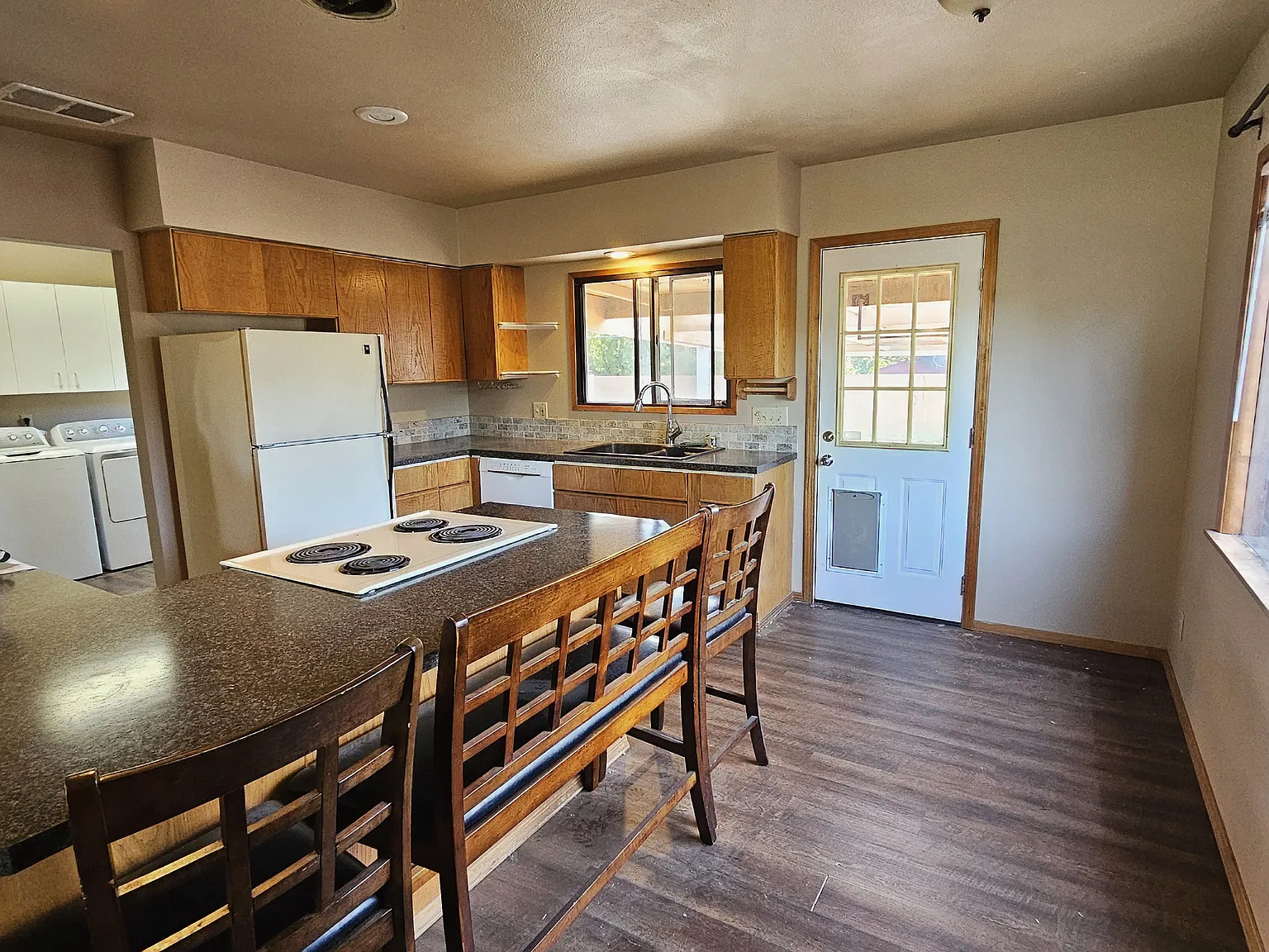 2 bed, 1200 sqft, $1,800 — Photo 2