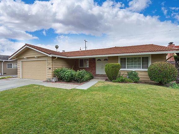 4th image of 1251 Greenmoor Dr
