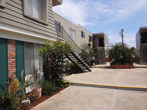 2nd image of 2065 Diamond St APT D
