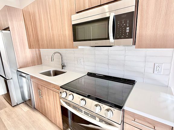 4th image of 128 W Girard Ave #2O2