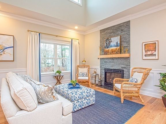5th image of 14 Canter Brook Ln #14