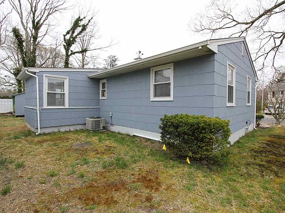 4th image of 211 Mindy Ave