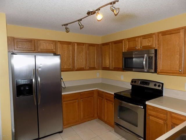 1st image of 6105 Maggies Cir