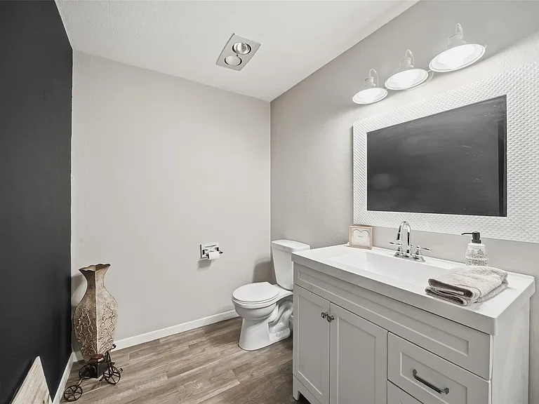 3226 Poe Dr — Photo 10