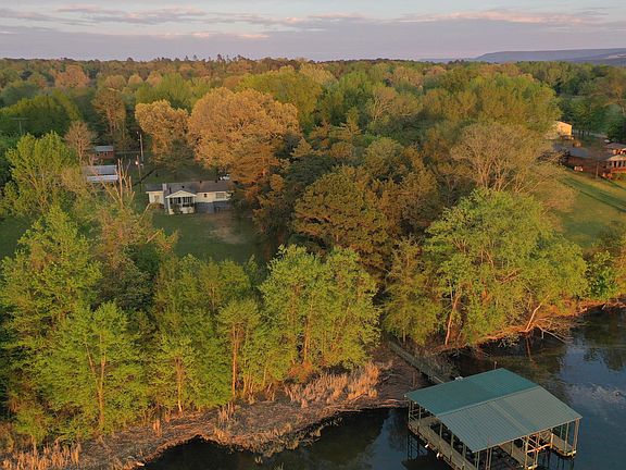 2nd image of 565 Guion Ln