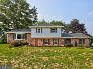 147 Hillcrest Ln, Elizabethtown, PA 17022