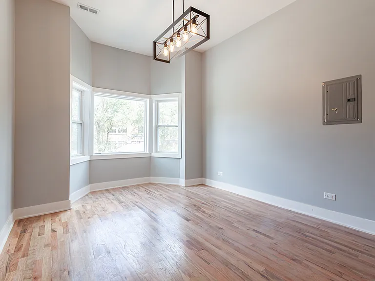 1742 N California Ave #2R — Photo 3