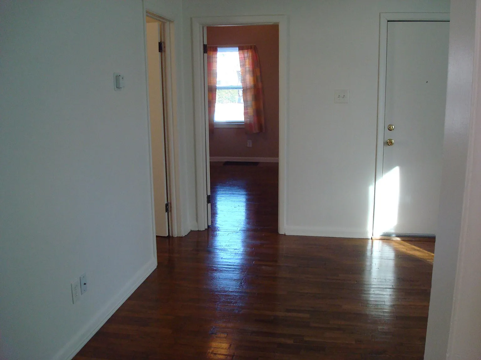 2 bed, 800 sqft, $800 — Photo 2