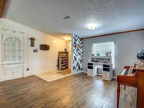 4th image of 5412 County Road 3209