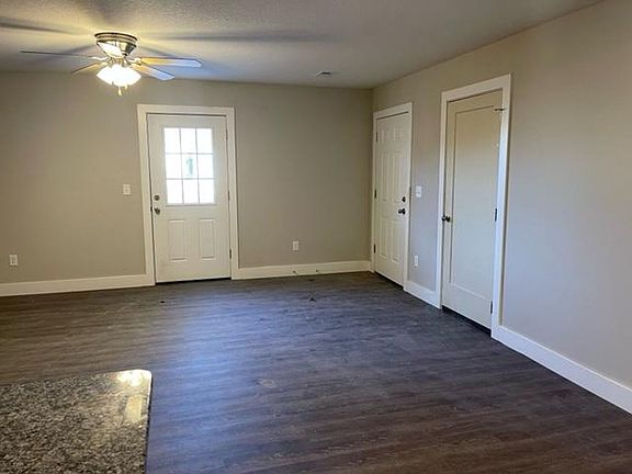 4th image of 223 Cedar St N #223