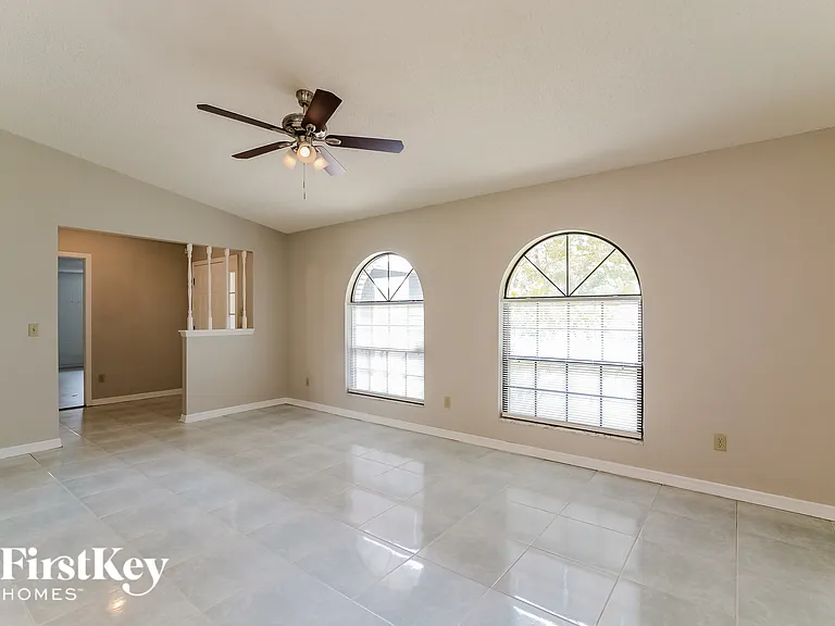 558 Murphy Ave — Photo 7