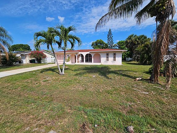 3rd image of 389 SE Tranquilla Avenue
