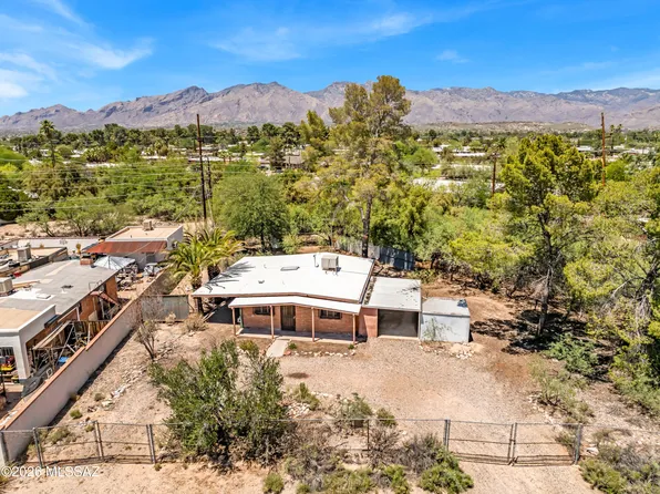 5829 E Waverly St, Tucson, AZ 85712