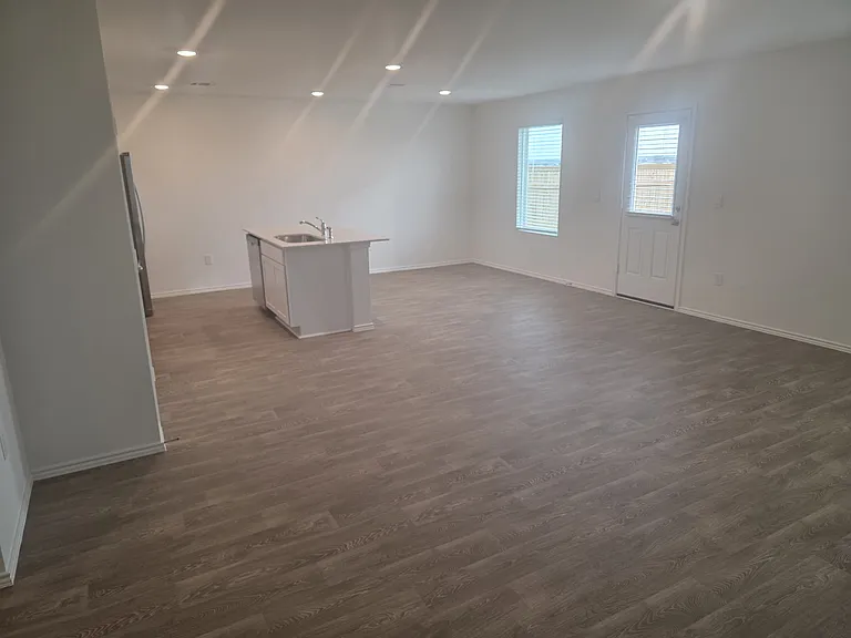 20209 Tester St — Photo 10