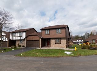 40 Cambridge Ct, Fairport, NY