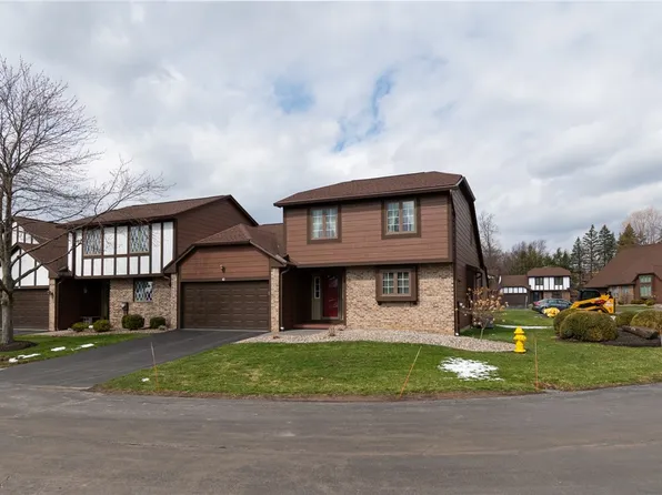 40 Cambridge Ct, Fairport, NY 14450