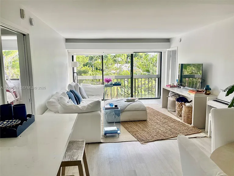 255 Galen Dr #3D — Photo 1