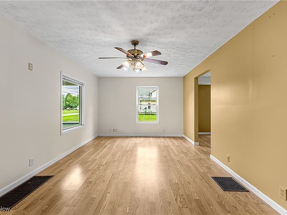 4th image of 4018 N Park Ave