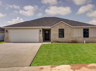 5584 W Mangrove St, Springfield, MO 65802