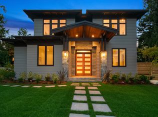 9634 SE 34th St, Mercer Island, WA 98040