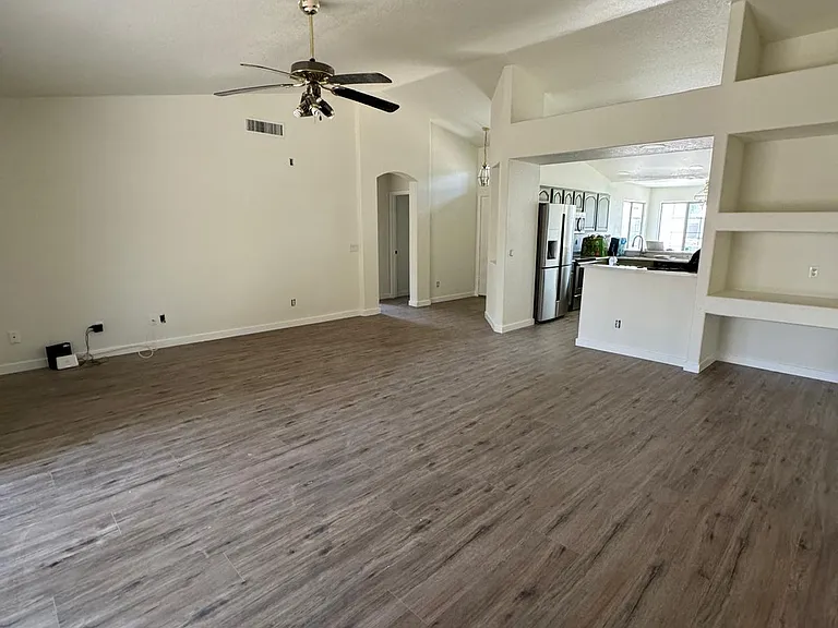 2538 N 86th Dr — Photo 3