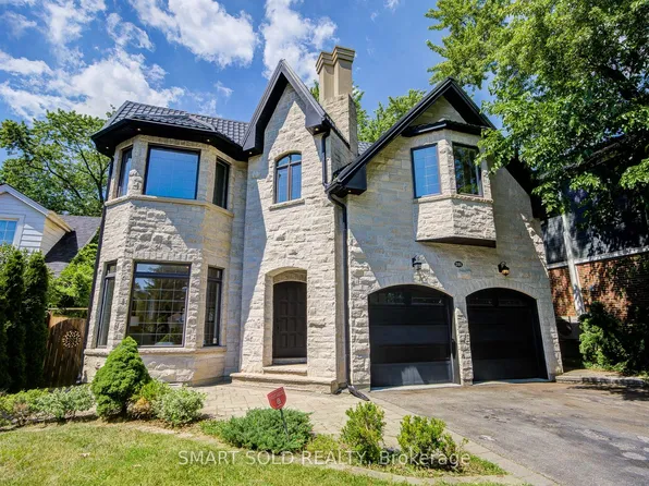 201 Burnhamthorpe Rd, Toronto, ON M9B 1Z2