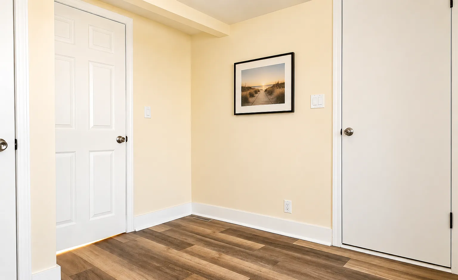 3 bed, 794 sqft, $2,345 — Photo 2