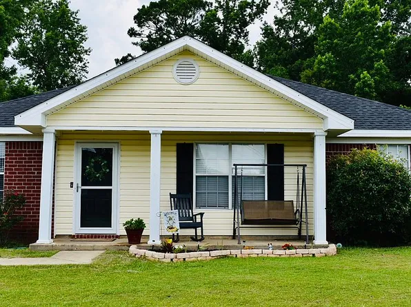 13590 Daniels Dr, Mobile, AL 36695