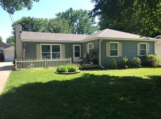 6408 School St, Windsor Heights, IA 50324