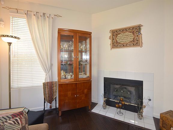 5th image of 419 Burlington Dr