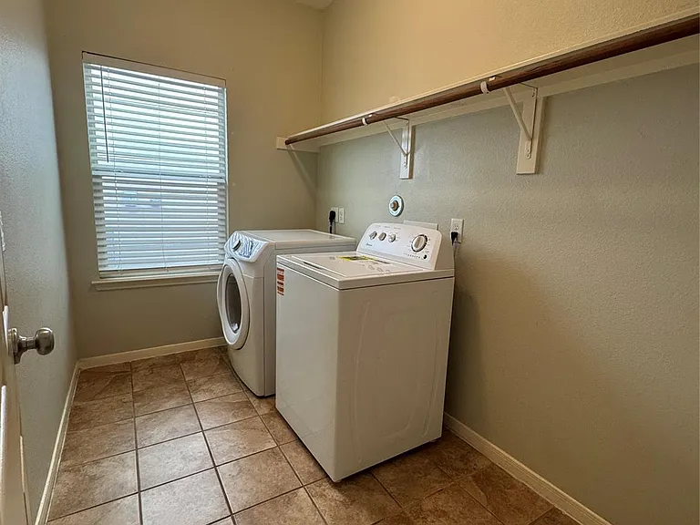 20507 Providence Point Dr — Photo 18