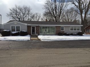 910 S Market St, Winamac, IN 46996