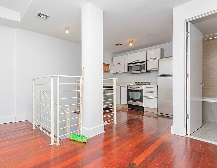 1st image of 20 Meserole St #1BB