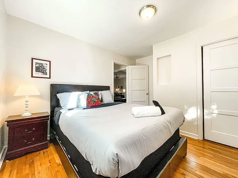 422 N Baldwin St — Photo 11