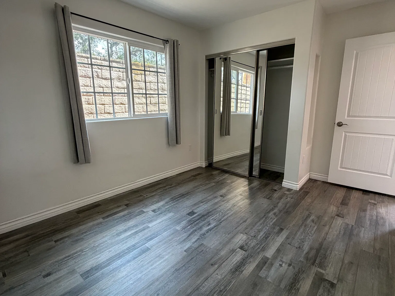 2 bed, 1.5 bath, 700 sqft, $3,200 — Photo 4